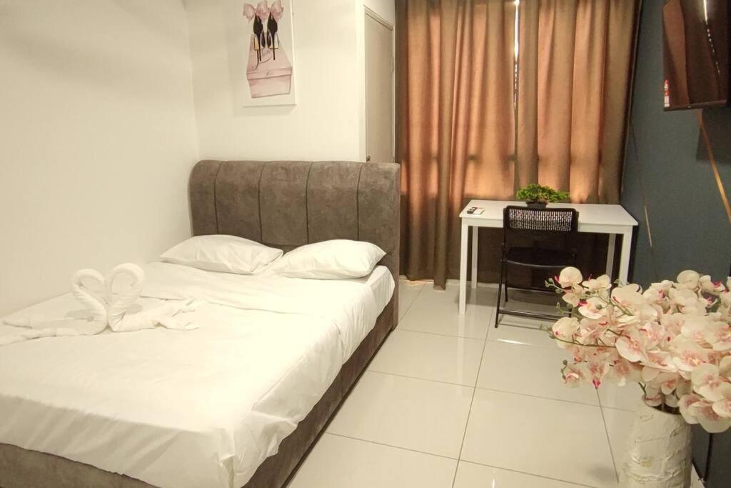 Hzb301-Selfcheck-In-Wi-Fi- Netflix- Parking- Pool-2 Bedroom- Klia, 7099 Sepang Exterior photo